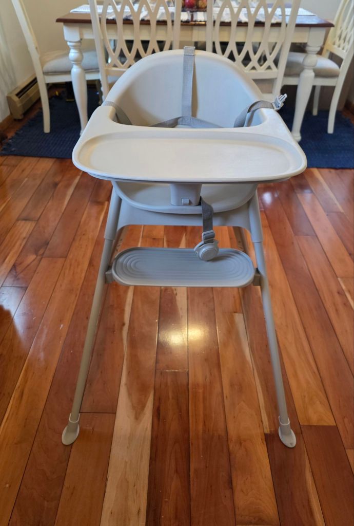 This is the Mompush Olli 7-in-1 Convertible High Chair.